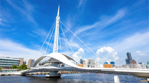 Kaohsiung Fo Guang Shan Buddha Memorial Hall + Lotus Pond + Qishan Old Street + Pier-2 + Xiziwan 1-day tour
