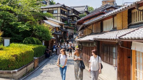 Kiyomizu Temple and Backstreets of Gion, Half Day Group Tour Day Tours