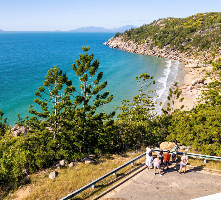 Magnetic Island: Guided Bus Tour with Morning Tea