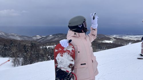 Sapporo Teine Ski Resort in Hokkaido|1V9 Small Group Lesson + Round-trip Hotel Transfer + Bilingual Instruction in Chinese & English