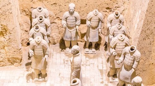 Private customized day tour: Terracotta Army & Xi'an Ancient City Wall Day Tours
