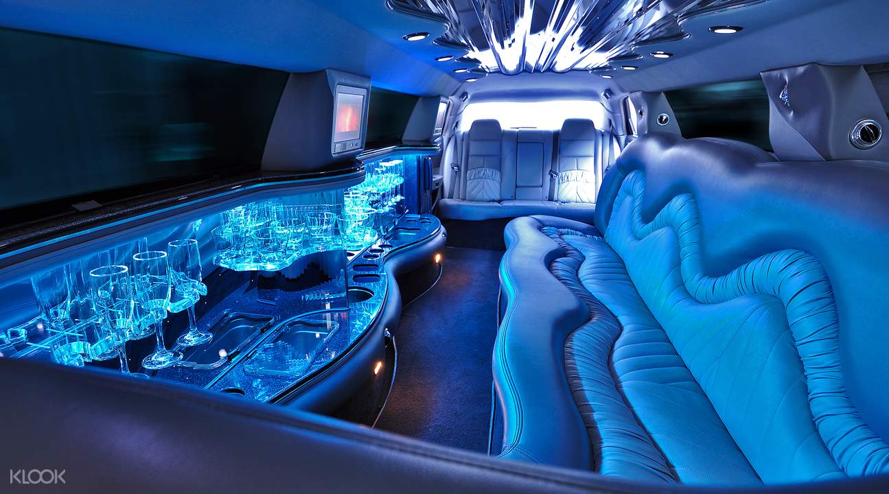 Private Stretch Limousine Transfers from Dubai International Airport (DXB) to Dubai