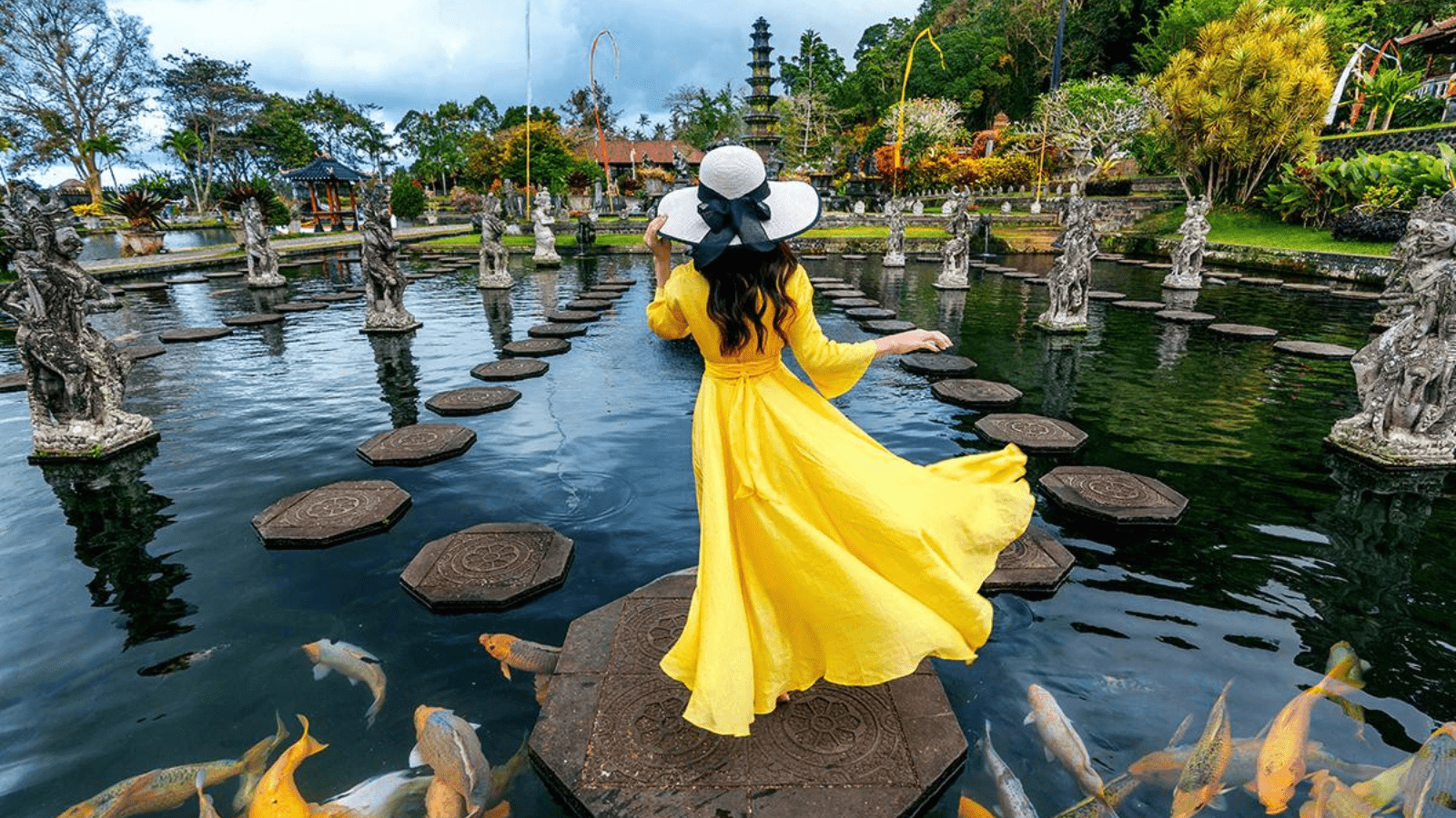 East Bali Highlights: Lempuyang Heaven's Gate & Water Palace Tour