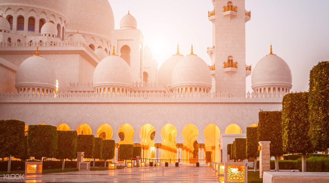Abu Dhabi Sheikh Zayed Mosque Half Day Tour from Dubai