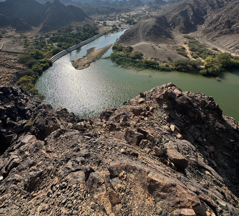Dubai: challenging hiking guide trip to Wadi Shawka RAK