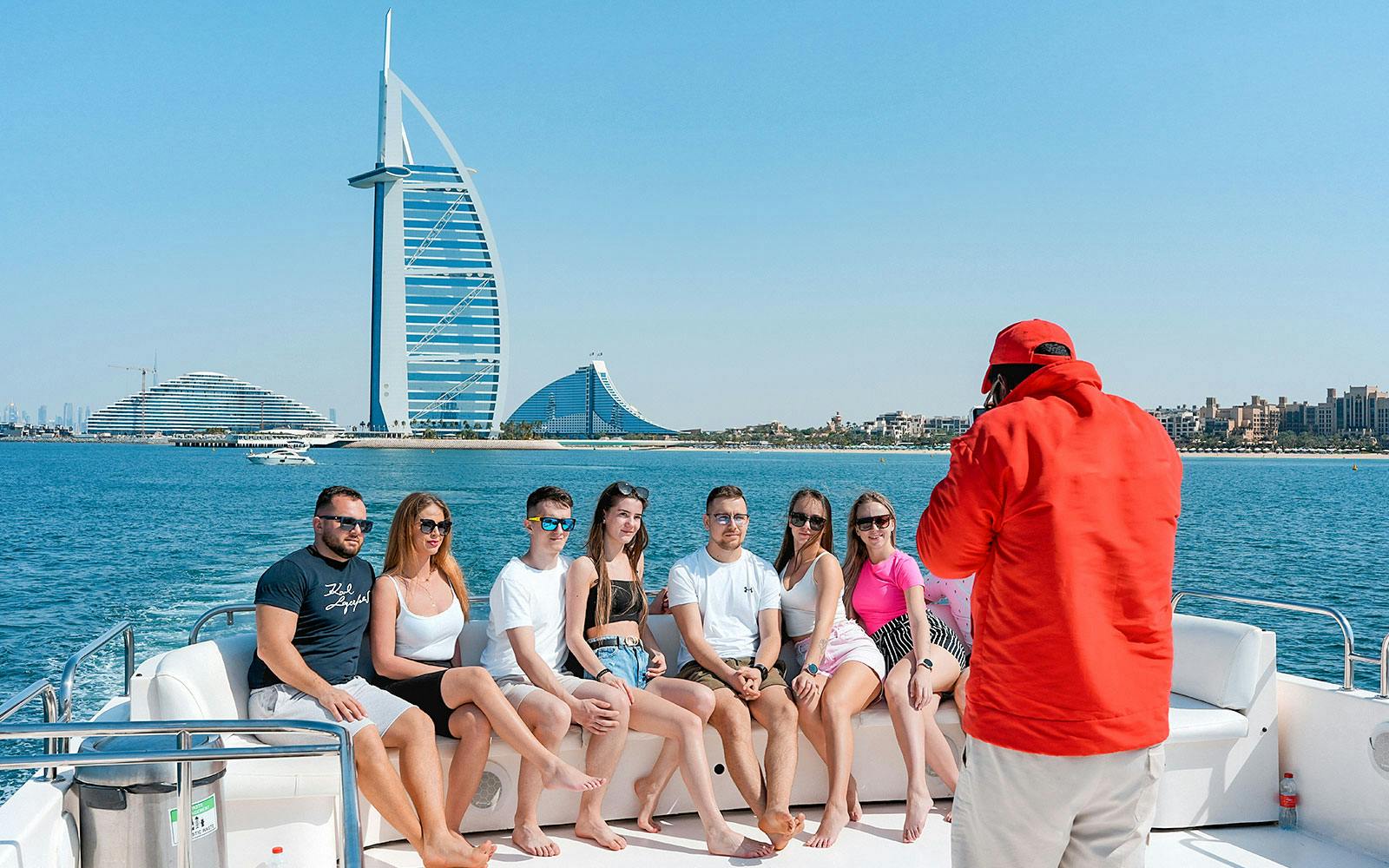 From Dubai Marina: 2/3-Hour Luxury Yacht Cruise with Breakfast or BBQ Lunch/Dinner