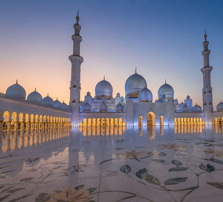 From Dubai/Sharjah: Abu Dhabi City Tour with Transfers