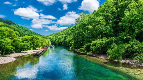 1-day tour to Usuzan Ropeway + Lake Tōya + Lake Shikotsu in Hokkaido, Japan