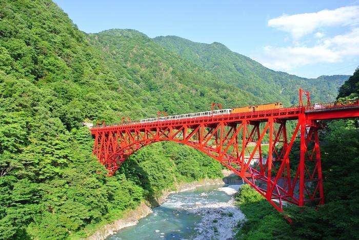 Toyama Prefecture Kurobe Gorge Sightseeing Train