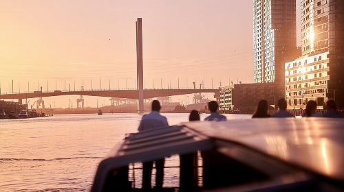 Port of Melbourne and Docklands Sightseeing Cruise Day Tours