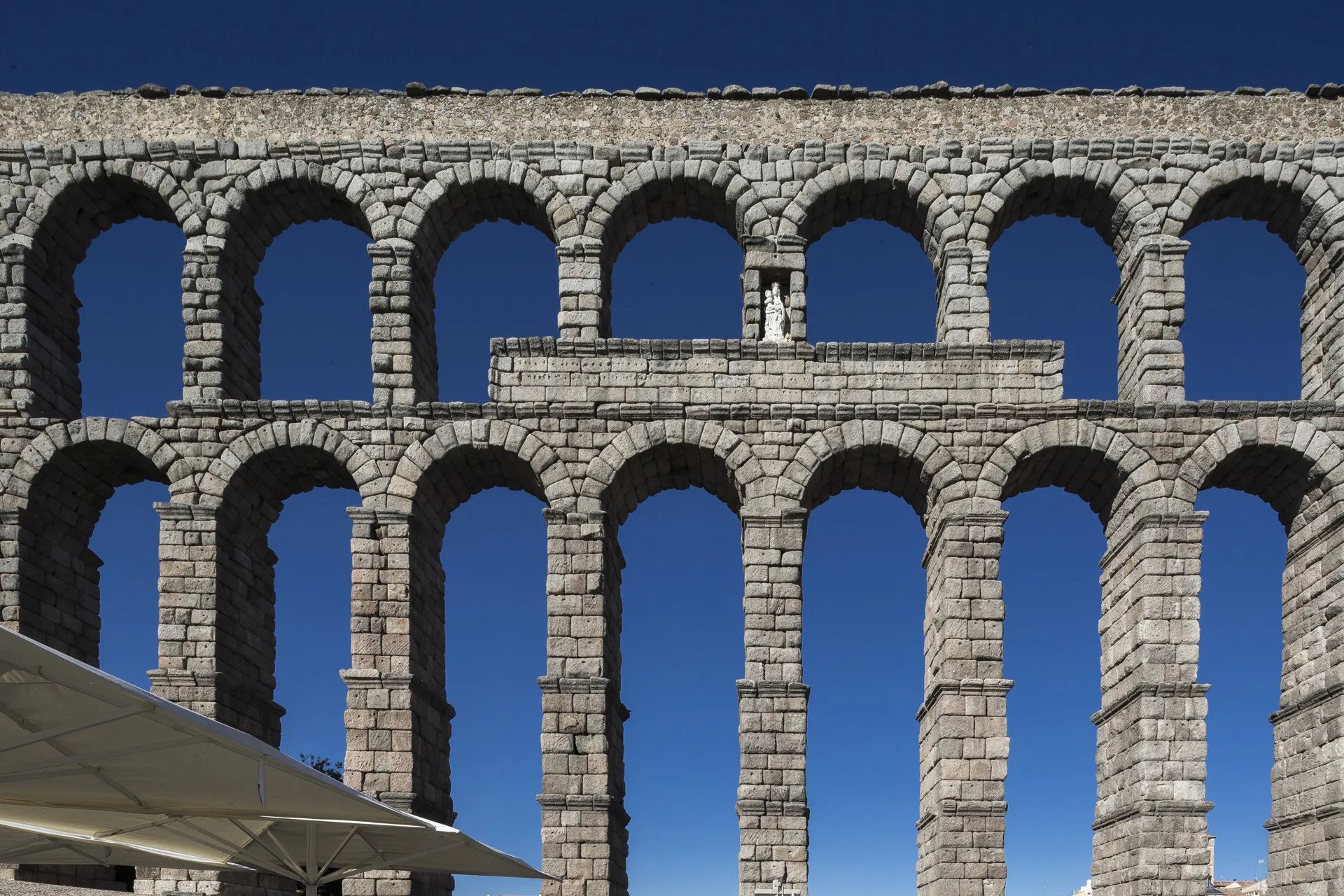 Private Tour: Segovia Half Day Tour with Guided Visit in the Cathedral and the Alcazar