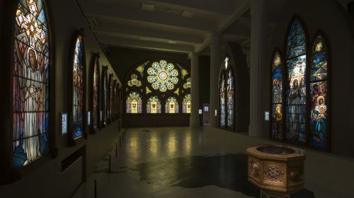 Stained Glass Museum(Former Arata Firm · Former Takahashi Warehouse)