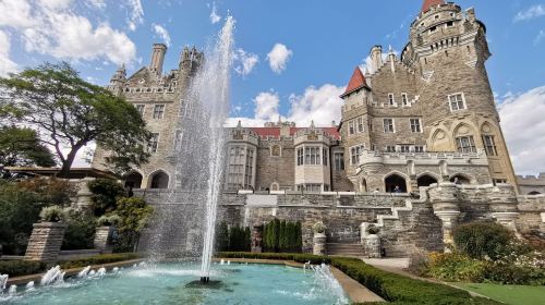 Toronto Casa Loma + Art Gallery of Ontario + CN Tower Day Tour Day Tours