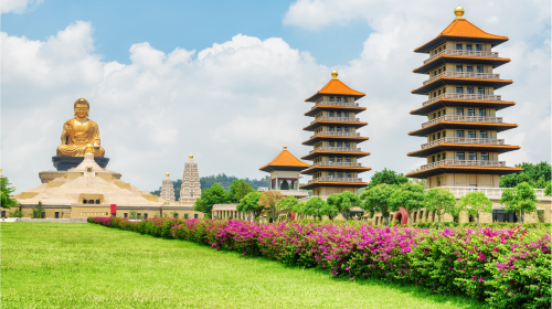 Kaohsiung Fo Guang Shan Buddha Memorial Hall + Lotus Pond + Qishan Old Street + Pier-2 + Xiziwan 1-day tour