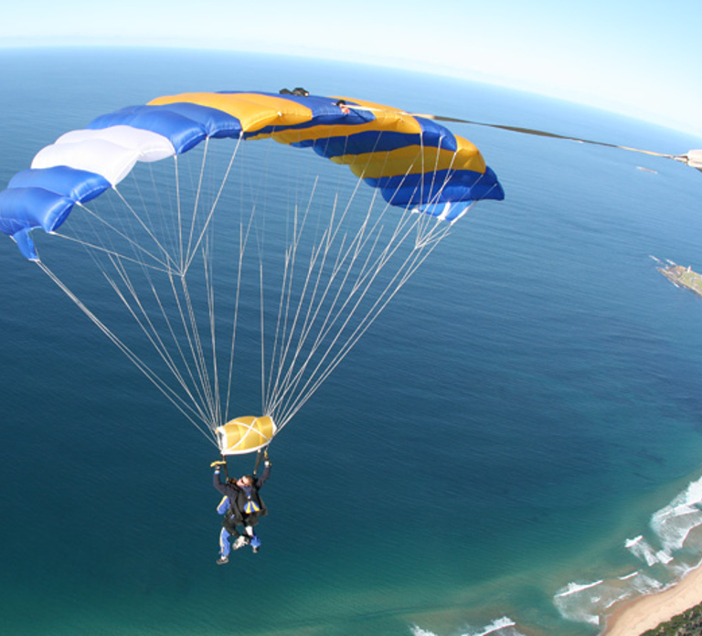 From Sydney: Tandem Skydive Experience over Wollongong Beach