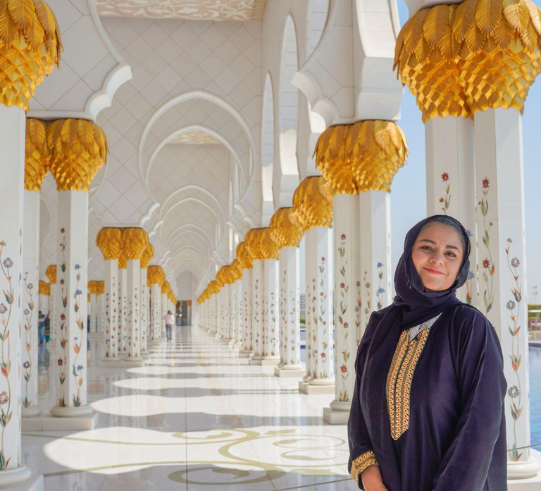 From Dubai: Abu Dhabi Grand Mosque & Louvre Museum Full-Day