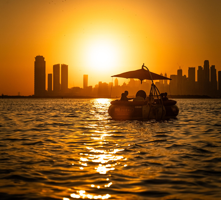 Dubai: Donut Boat Ride with Drinks