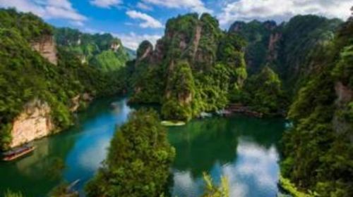Zhangjiajie National Forest Park 1 - Day Tour with VIP Fast - Track Entrance and Eco - Bus Access