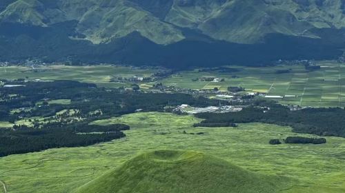 Private charter to Kumamoto round-trip, Kusasenri, Mount Aso and Kamishikimi Kumanoimasu Shrine in Japan