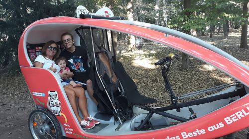 Individual City Tour - 
Rickshaw Sightseeing in Berlin Day Tours