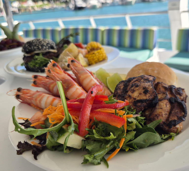 Hamilton Island: Whitsundays Sunset Dinner Cruise