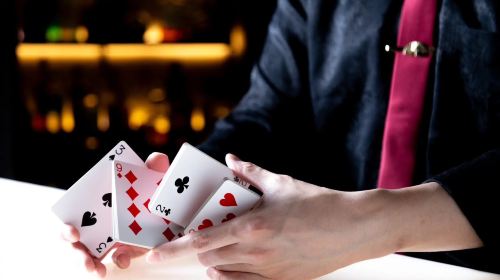 Close-Up Magic Show & Signature Cocktails in Tokyo