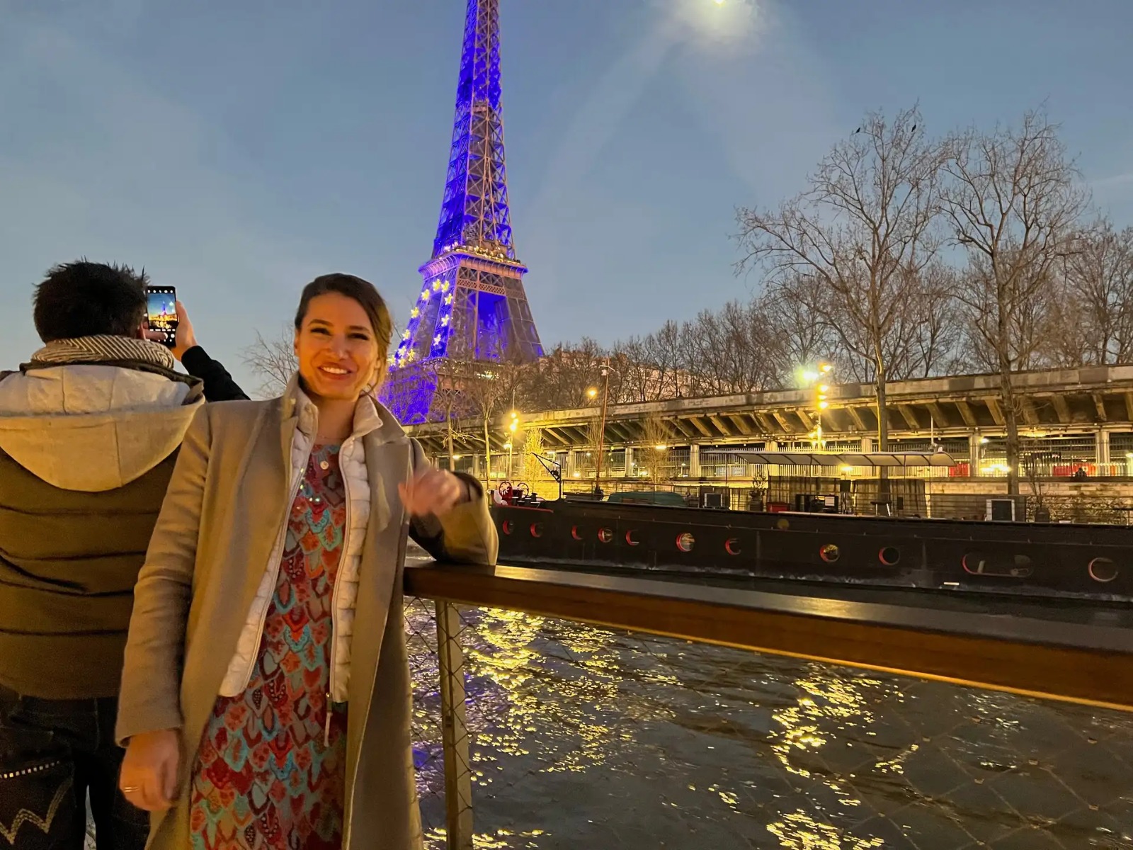 Paris: Illuminated Evening River Cruise & Waffle Tasting