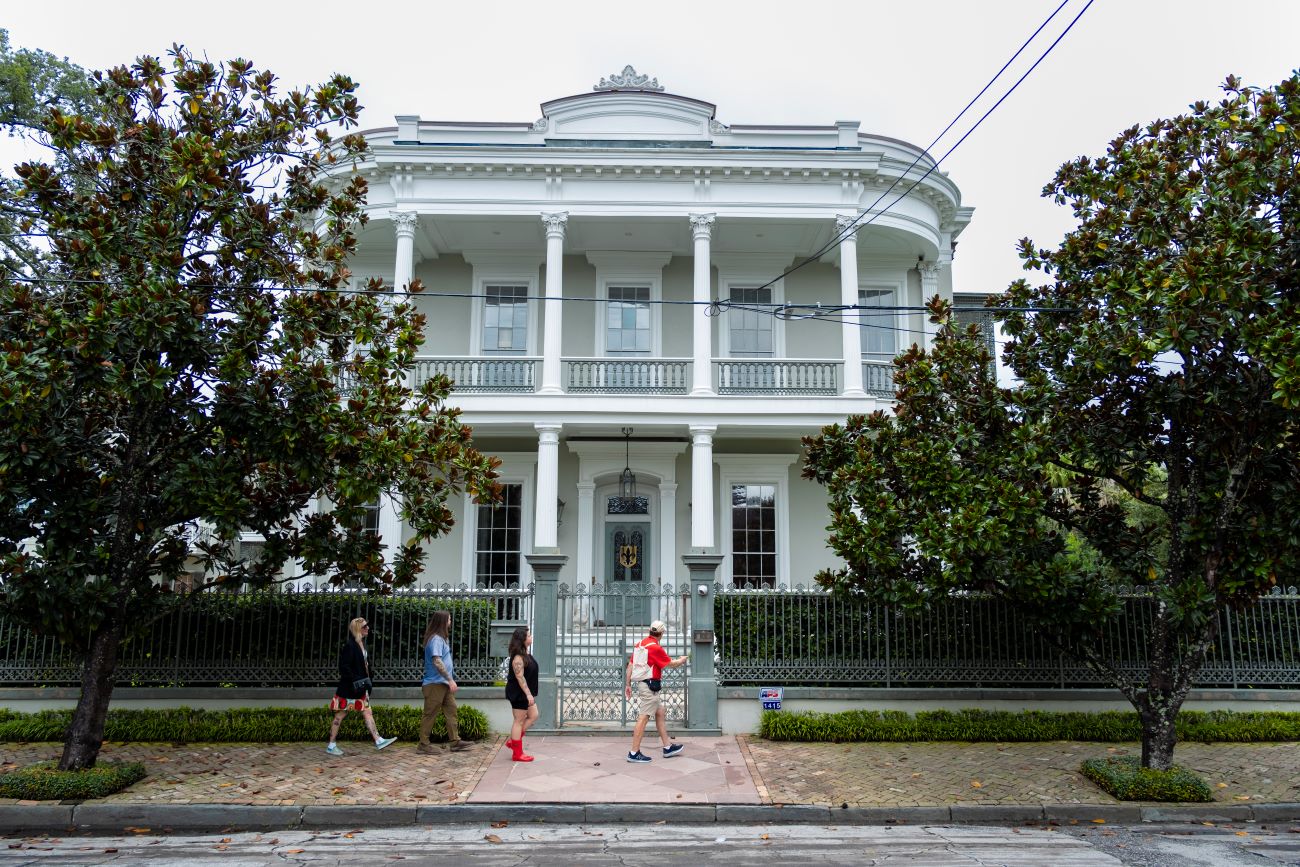 Explore Historic New Orleans: Hidden Garden District Tour
