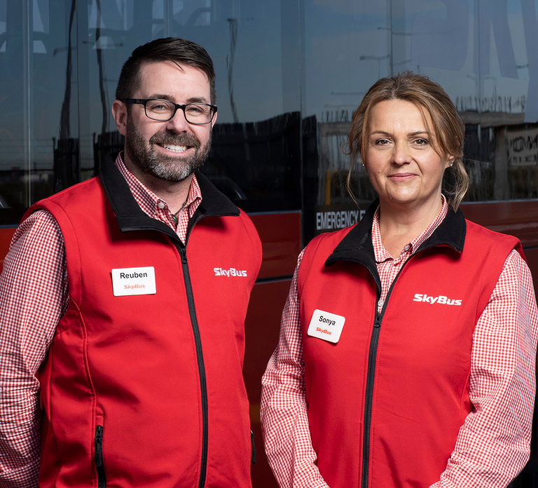 Melbourne Airport: Express Bus Transfer to/from City Center