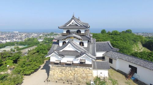Luxury Day Trip: Hikone Castle, Ohnohama Walk, Maibara & Kurokabe Plaza