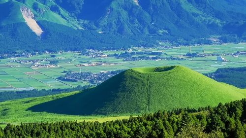 1-day tour to Kumamoto, Aso volcano and Kusasenri with Aso volcano shuttle service
