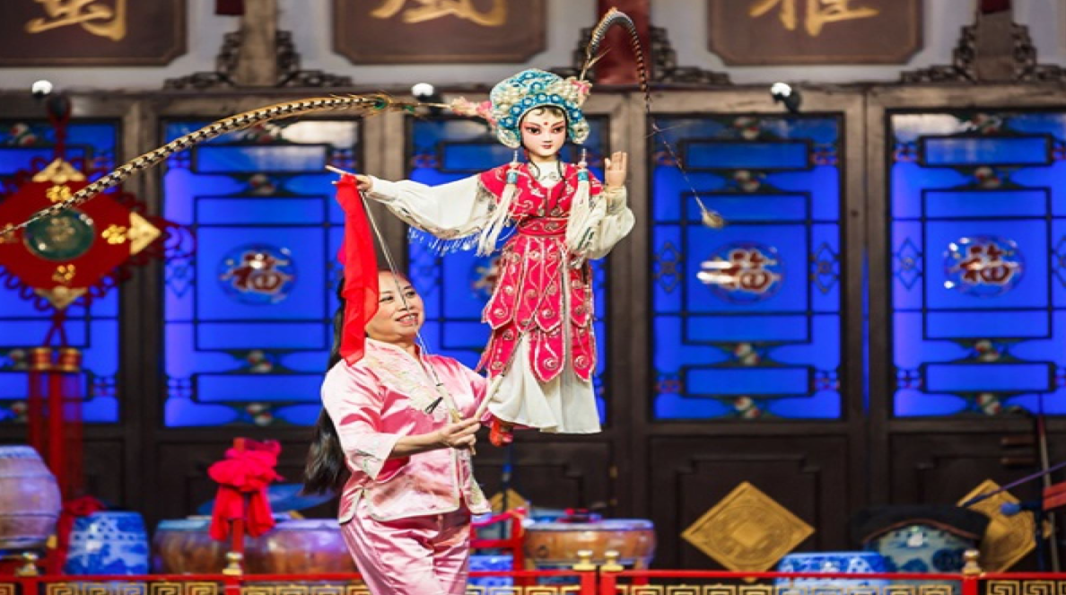 Chengdu  Sichuan Opera Face Changing Show