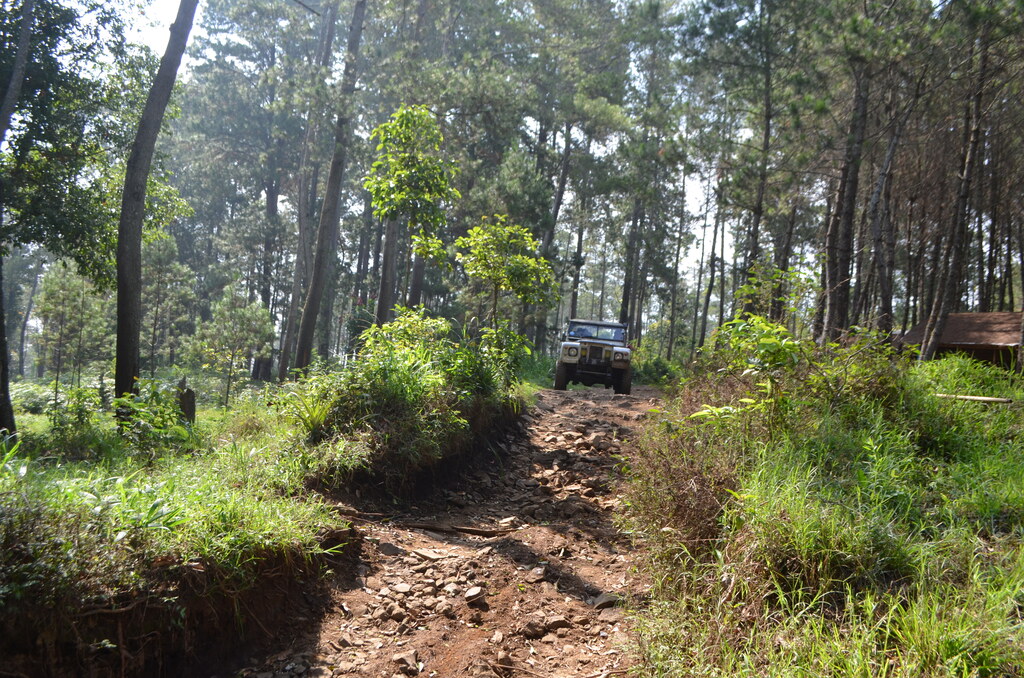 Fun Offroad Cikole Lembang Bandung – Land Rover Adventure