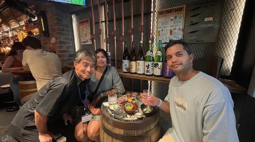 Casual Japanese SAKE tasting and snack experience in Kabukicho Day Tours