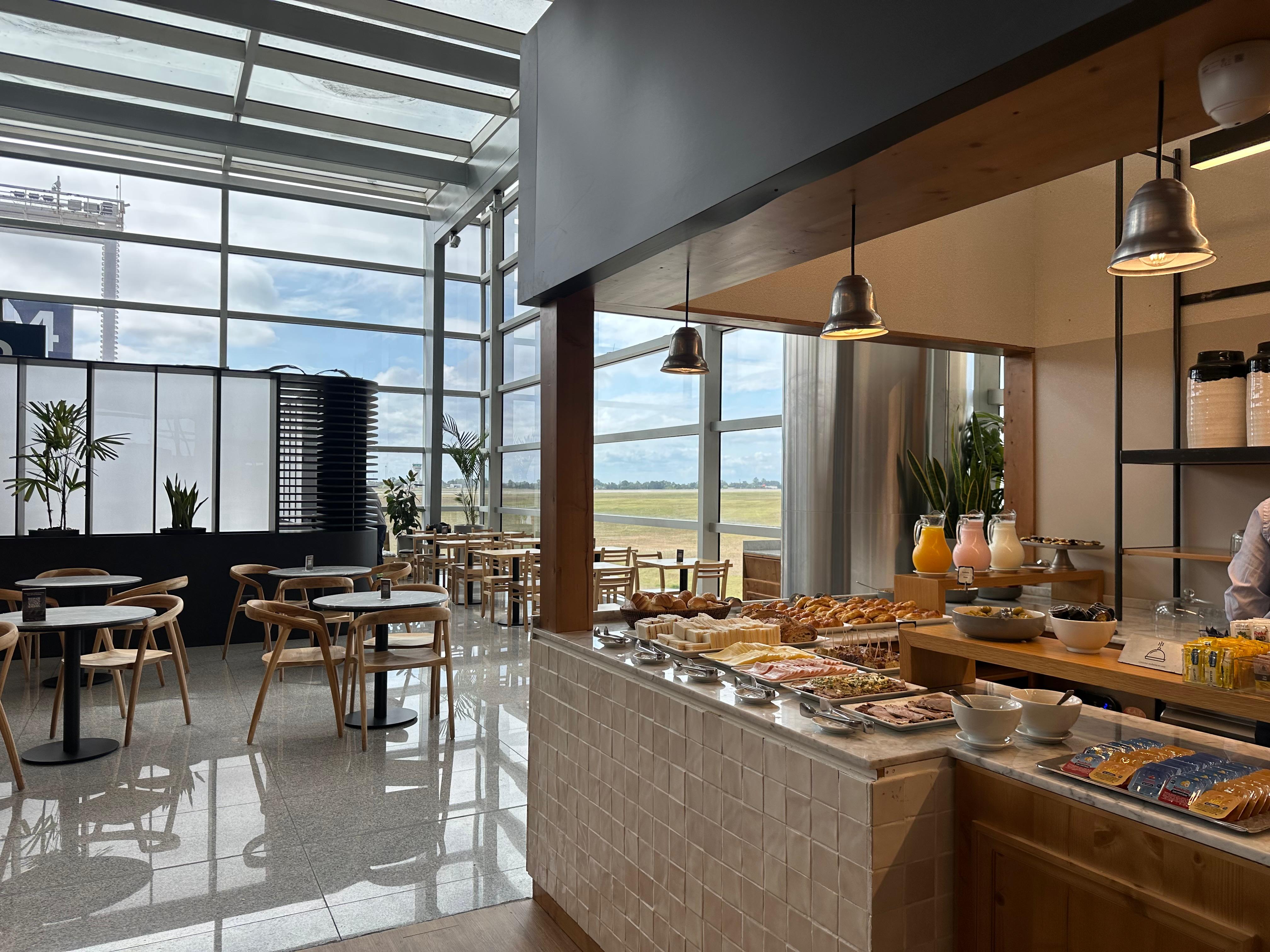 Aeropuertos VIP Club Carrasco Airport