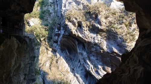 Hualien Taroko National Park + Qixingtan Scenic Area + Ch'ing-shui Cliff 1-day tour