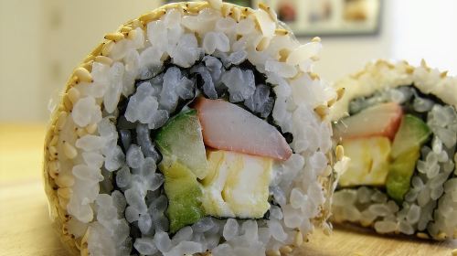 3-Hour Small-Group Sushi Making Class in Tokyo