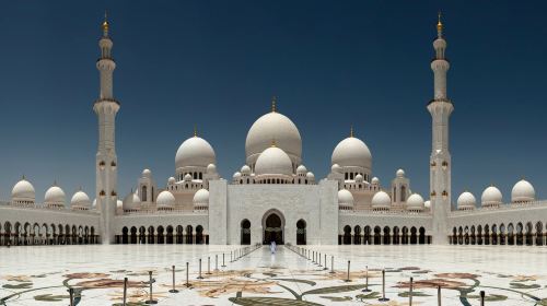 Private Louvre Abu Dhabi and Mosque visit with lunch from Dubai Day Tours