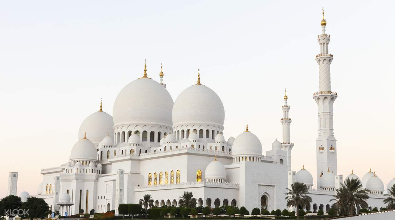 Full Day Abu Dhabi City Tour with Louvre Art Museum