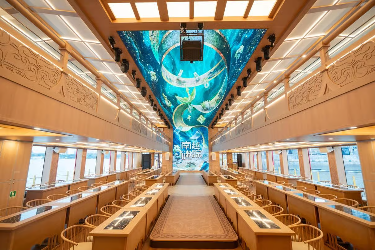 Pearl River Royal Palace Song and Dance Boat Night Tour Experience with options