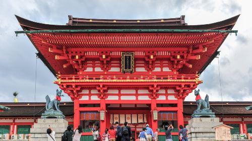 Luxury Small Group: Fushimi Inari, Kinkaku-ji, Ninenzaka & Kiyomizu-dera