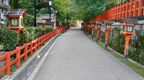 Kyoto: Gion Night Walking Tour with Local Guide