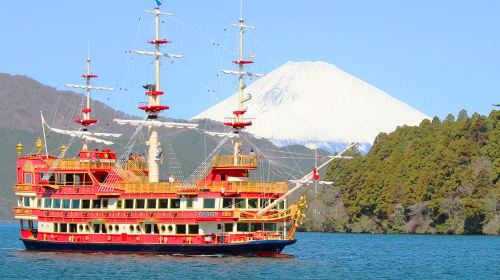1-day Tour to Owakudani in Hakone on the Pirate Ship – Includes Cable Car Ticket