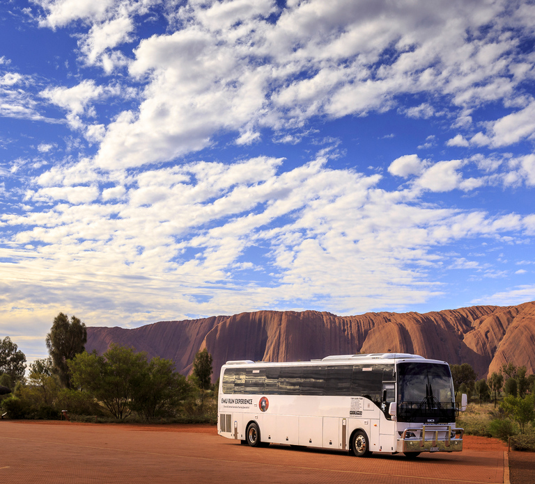 From Alice Springs: Day Trip to Uluru with BBQ Dinner