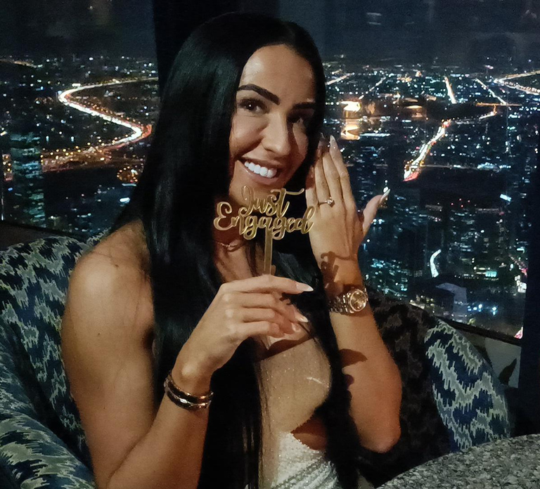 Dubai: Burj Khalifa Proposal, Anniversary & Vow Renewal