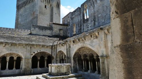 Abbaye de Montmajour