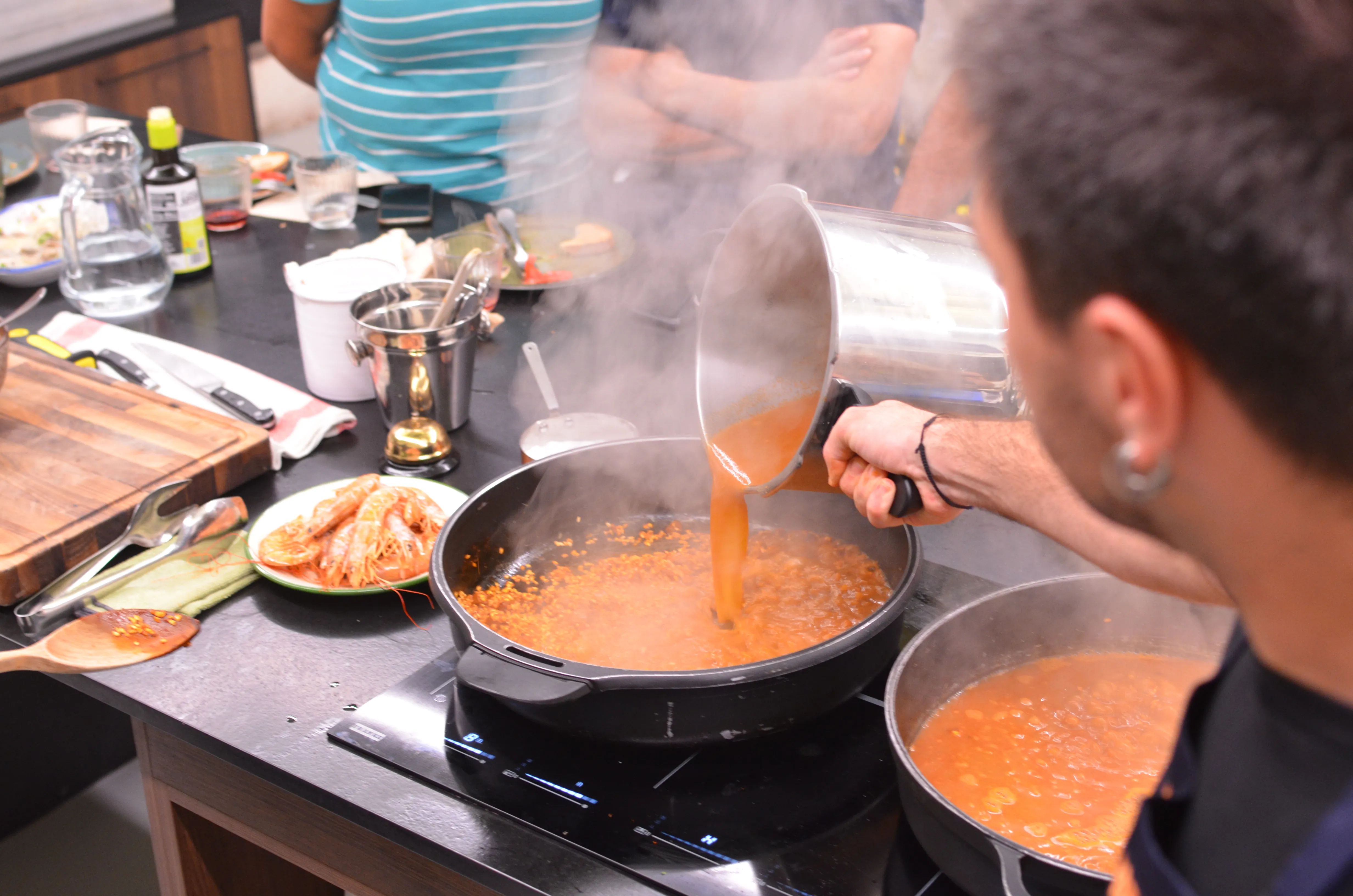 Gaudi Highlights & Paella Cooking Class Small Group