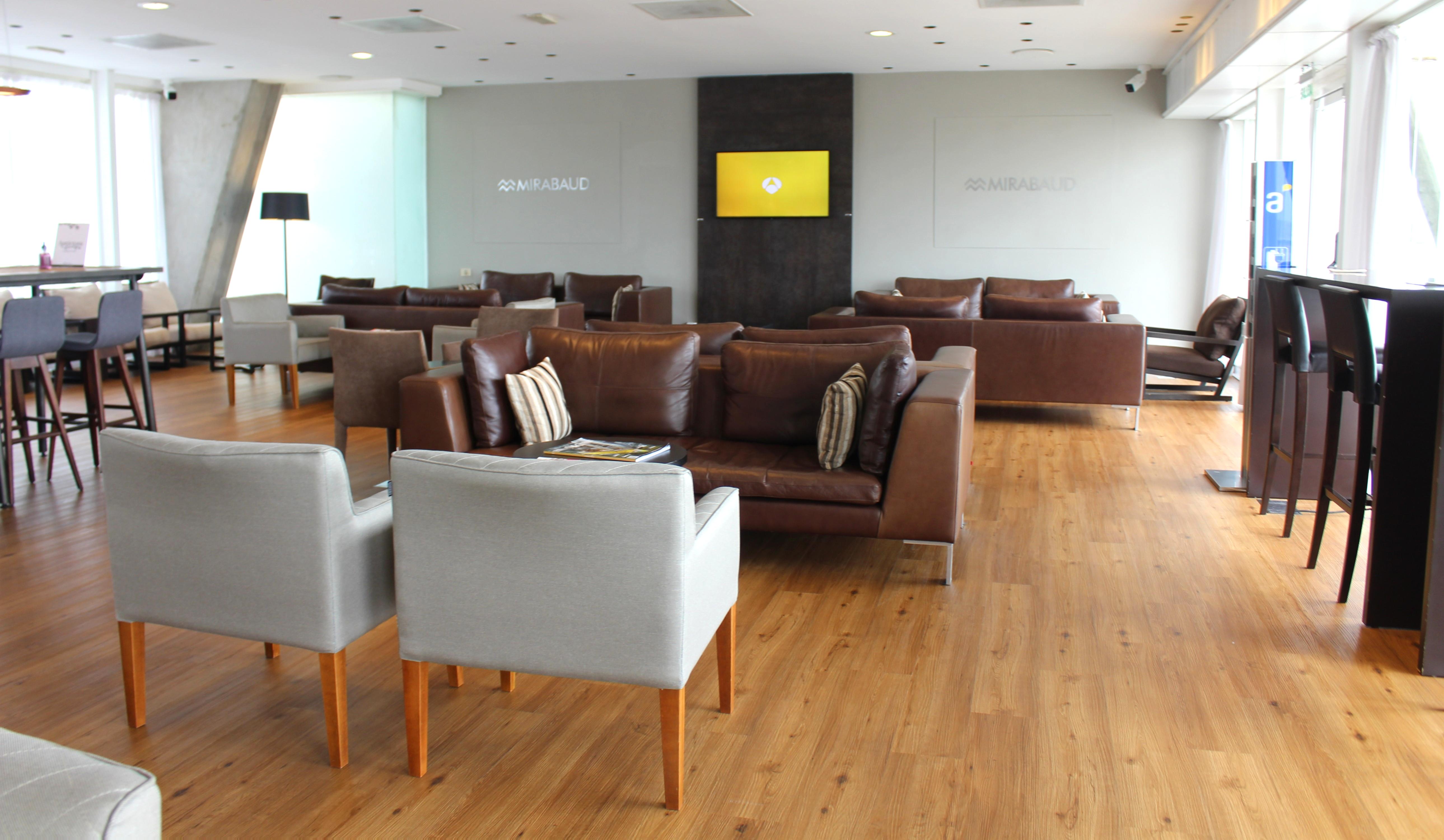 Aeropuertos VIP Club Carlos A. Curbelo International Airport