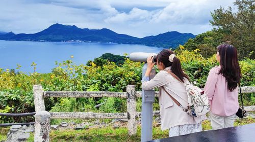 Hokkaido Lake Toya Hot Spring • Showa Shinzan Bear Ranch • Lake Shikotsu Cape Chikyu 1-day tour Day Tours