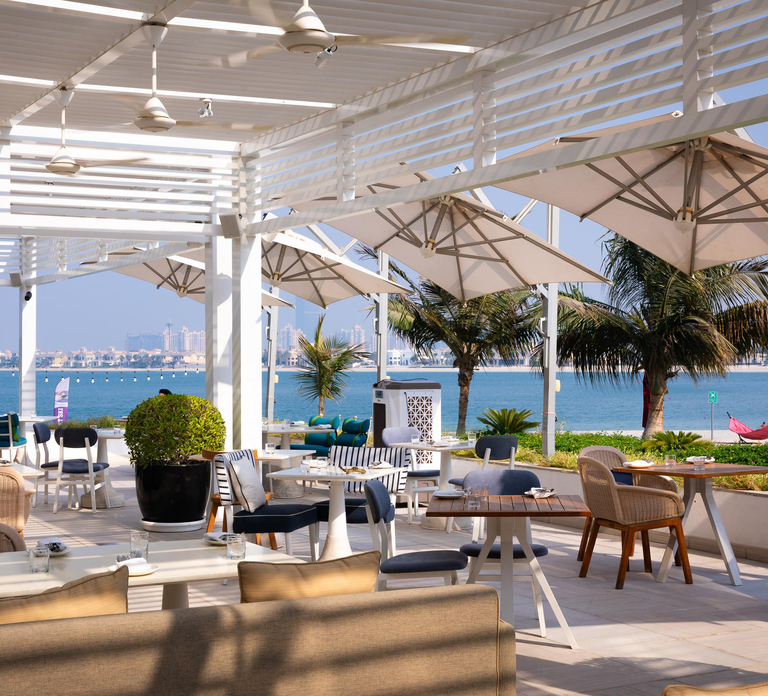 Dubai Palm Lunch & Beach Day with Views